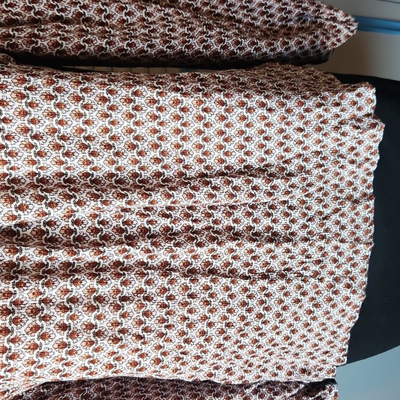 Loft Neutral Geometric Floral Blouse - Picture 4 of 13